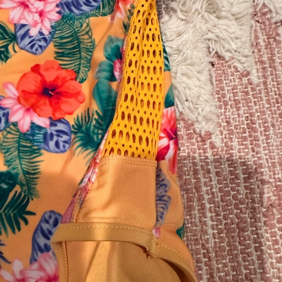 Art Class Tropical Floral Swimwear size 10/12 girls - Picture 3 of 4